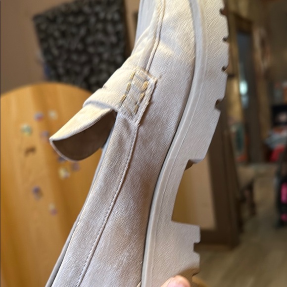 A New Day Tan Penny Loafers with Moccasin Toe - Picture 6 of 9